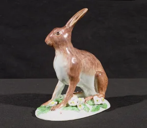 Figur av en hare, Plymouth, merke 2 i rødt, 1769-70 (porselen)